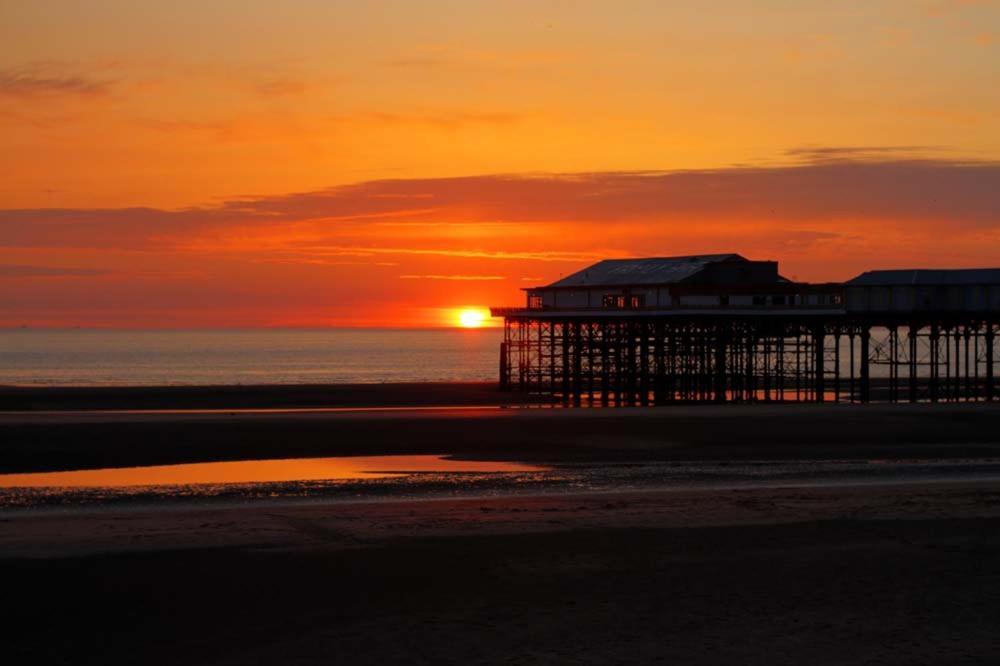 Rossall House , For Families & Couples Blackpool Exterior photo